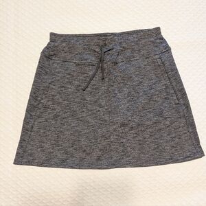 KÜHL Skirt Skort Heathered Gray Size XS Side And Back Pockets Drawstring Waist